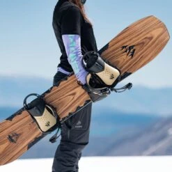Jones Womens Flagship Snowboard Damen -Skiausrüstungs Geschäft jones womens flagship 2023 03 grossxa9rk8oCcSKyp