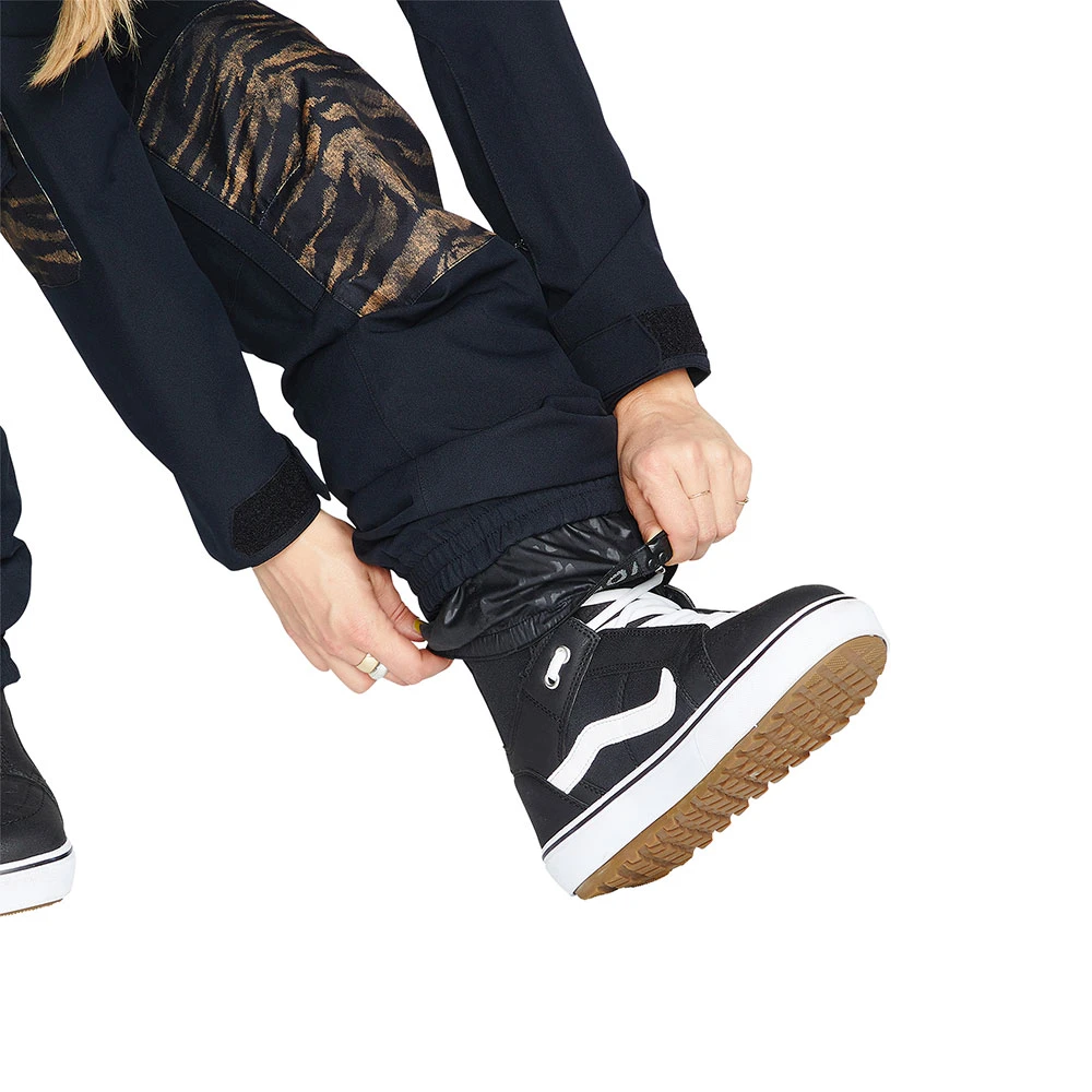 Volcom Romy Schneeanzug Black Damen 12 Volcom Romy Schneeanzug Black Damen – Bild 10